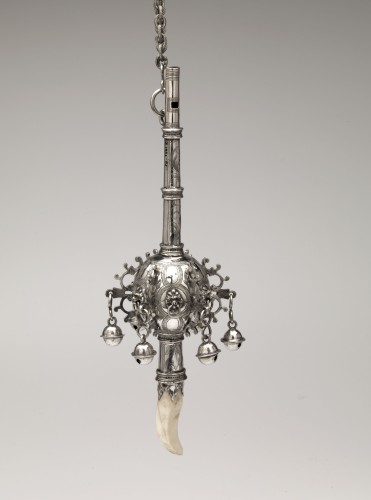 Zilveren rinkelbel met belletjes en een fluit