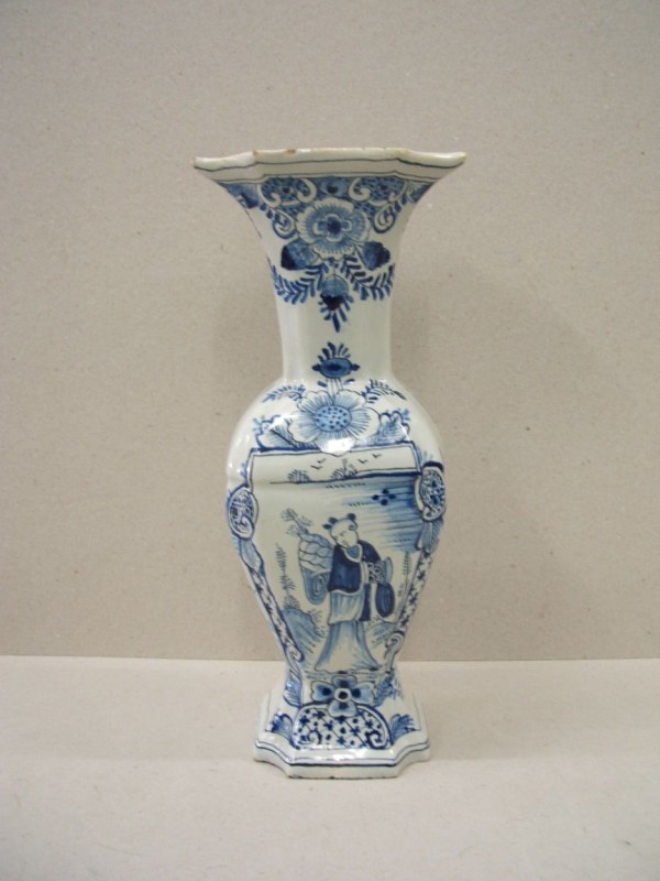 Vaas met chinoiserie decor