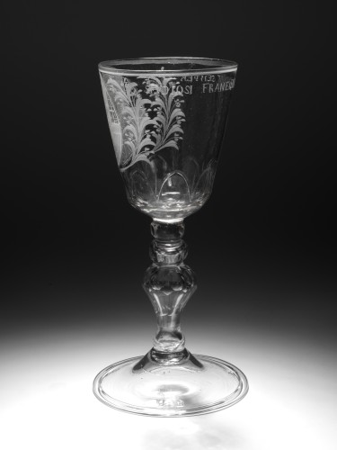 Gelegenheidsglas met een radgravure op de kelk, om mee te drinken op de Franeker studenten